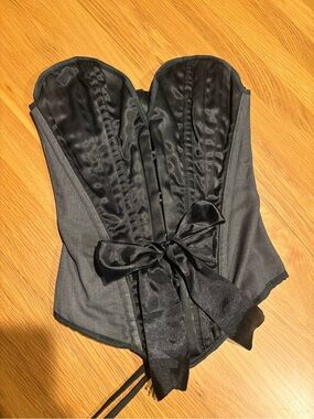 Velda Lauder “The Dita” corset size 22